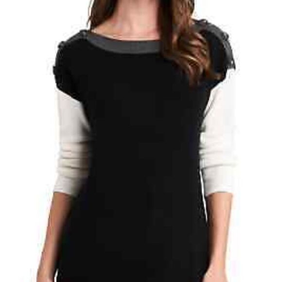Vince Camuto Button Shoulder Colorblock Pullover Black Size: Medium - Picture 2 of 2